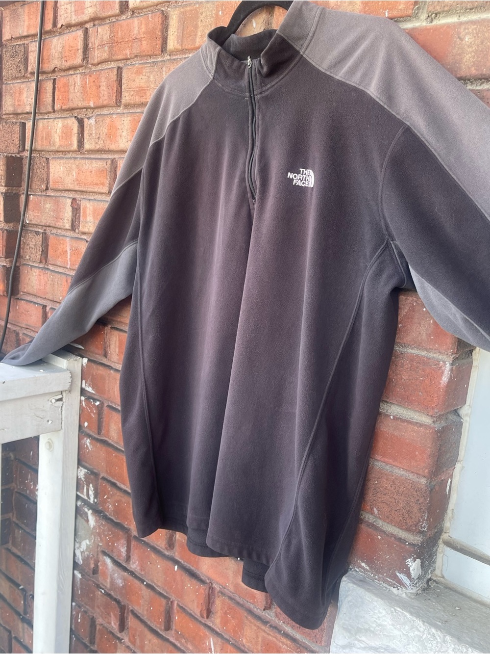 The North Face Black and Gray Half-Zip Fleece Pullover in Size XL